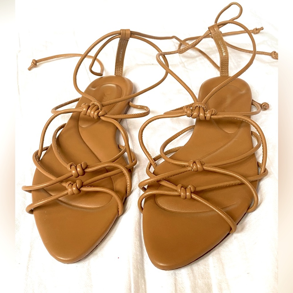Vince Kenna flat leather sandals Size 5 or 35